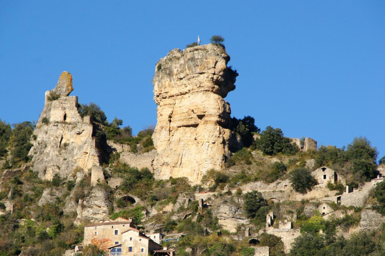 Maison Pittoresque A Mostuejouls Avec Vue Sur La Montagne Luaran gambar