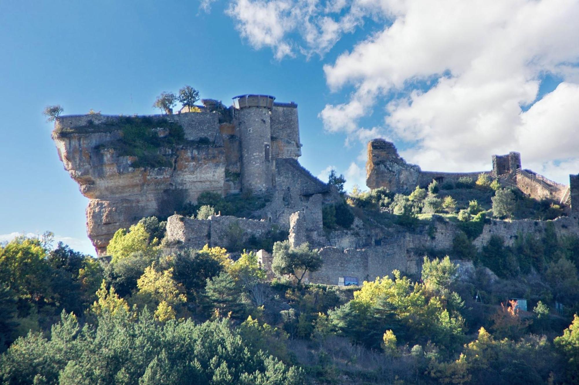 Maison Pittoresque A Mostuejouls Avec Vue Sur La Montagne Luaran gambar